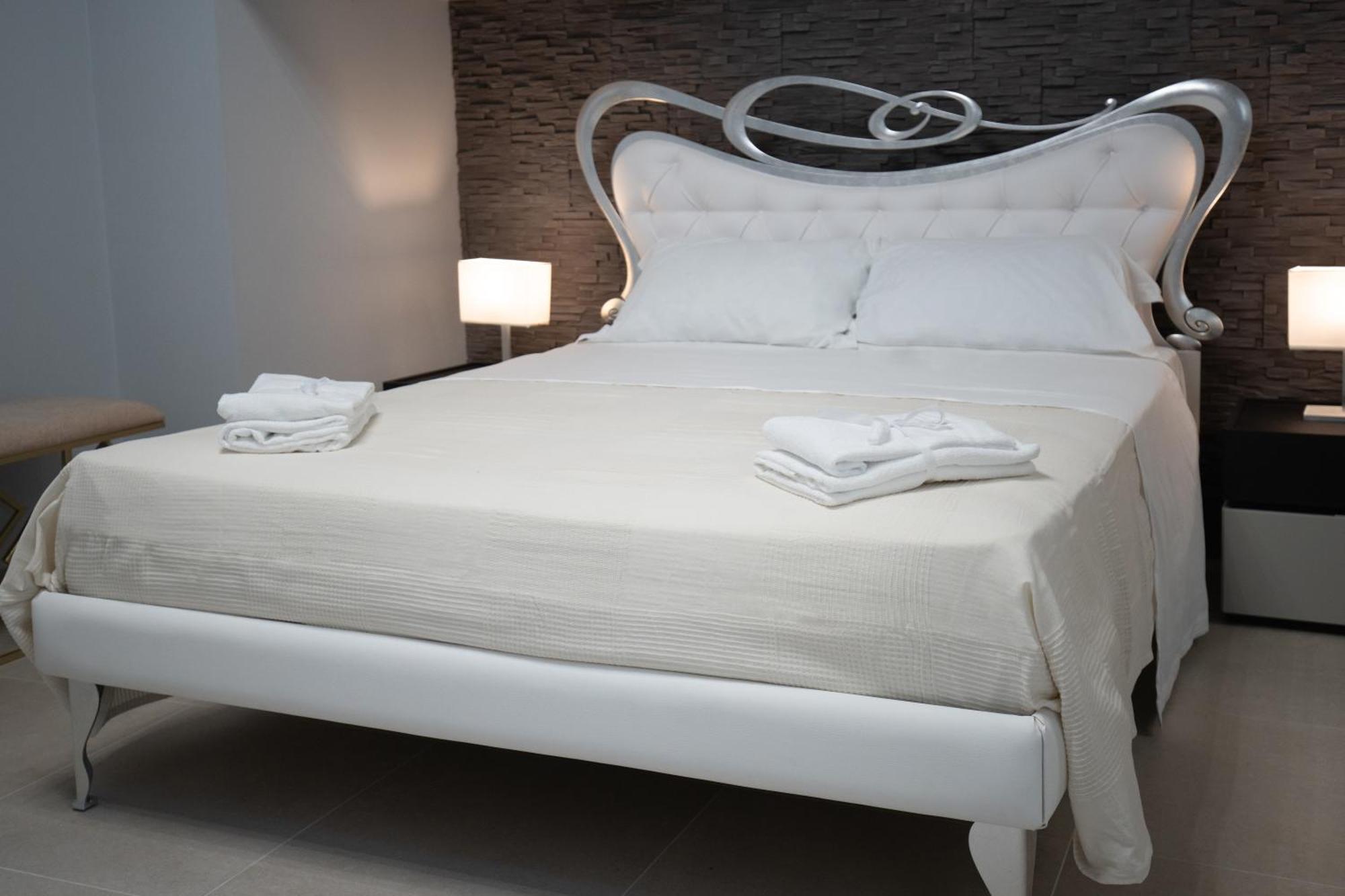 Iitana Luxury Apartment - Fronte Mare Con Vasca Idromassaggio Catania Ngoại thất bức ảnh