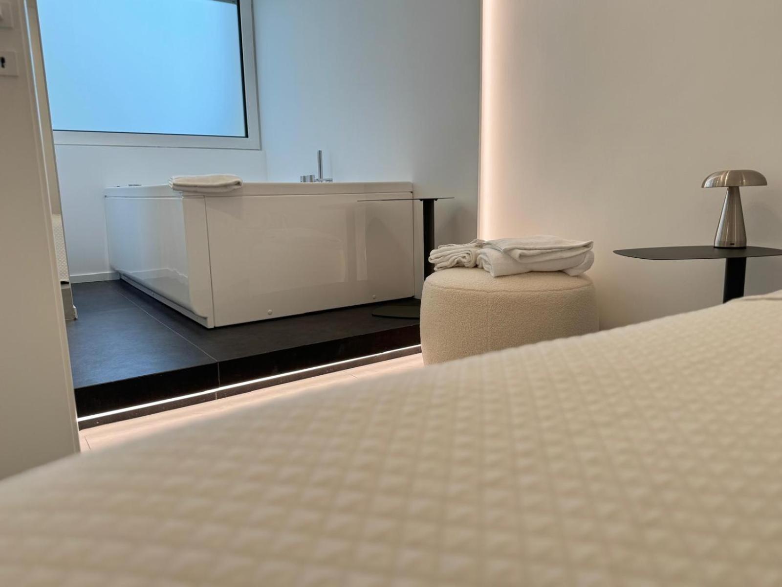 Iitana Luxury Apartment - Fronte Mare Con Vasca Idromassaggio Catania Ngoại thất bức ảnh